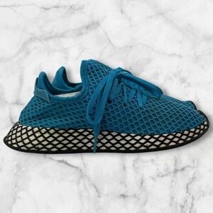 Kids Adidas Deerupt sneakers size 3.5